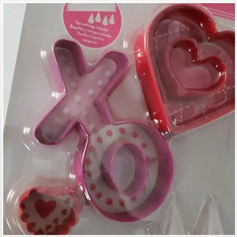 New Cookie Decorating Hearts & XO 12 Piece Kit